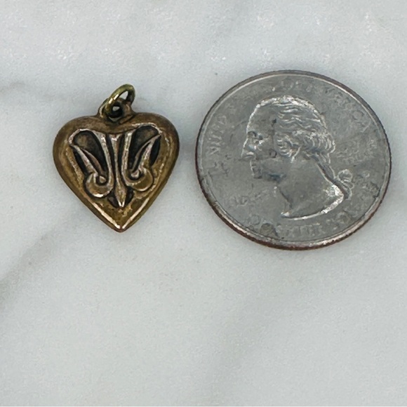 Jeep Collins Heart Pendant Brass Dove Design Signed Dainty Christian Vintage - Picture 7 of 9
